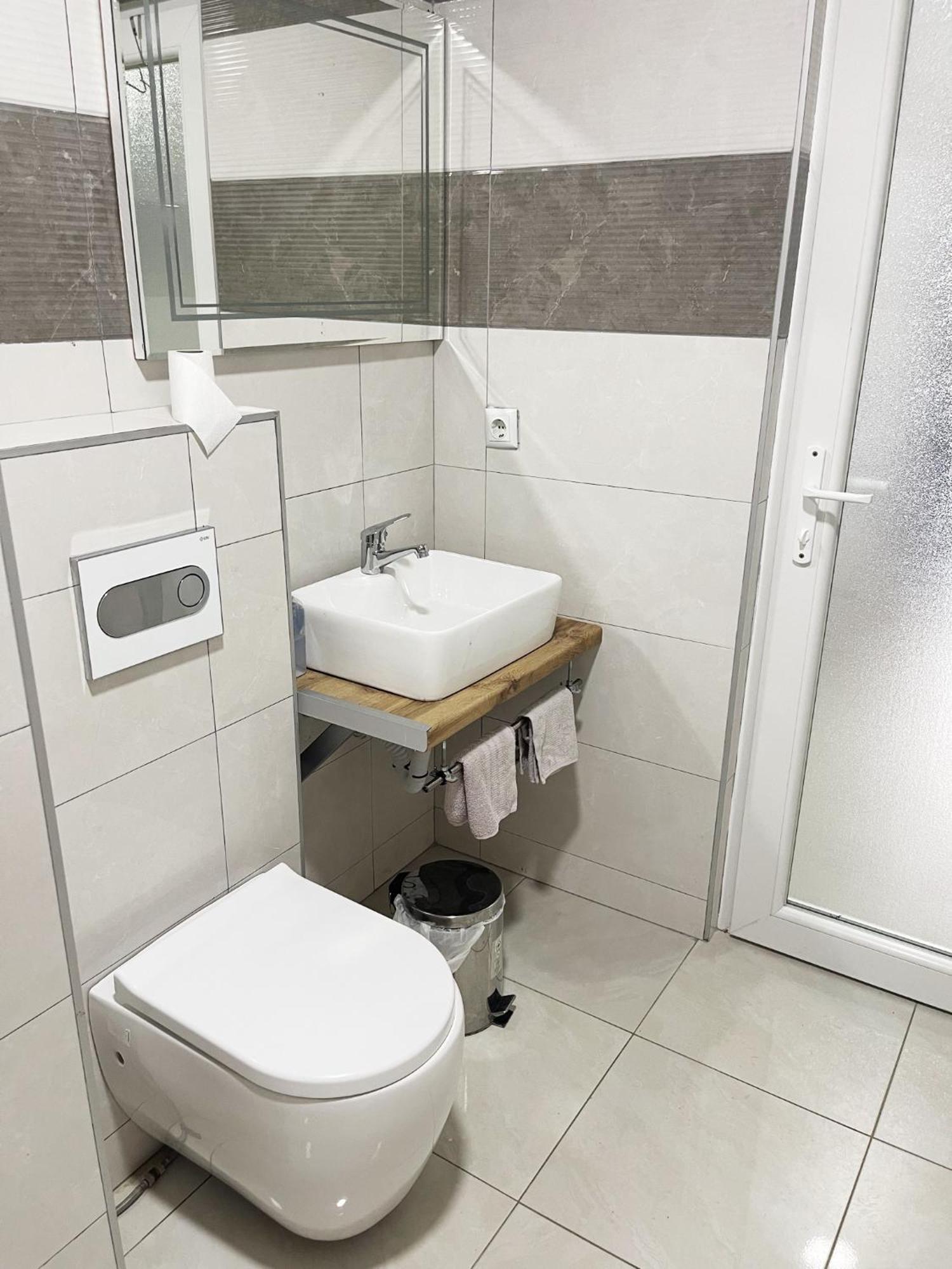 Infinity Plaza Hotel Gjakova Εξωτερικό φωτογραφία